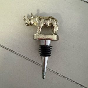 C. Wonder Gold Rhino Wine Bottle Stopper